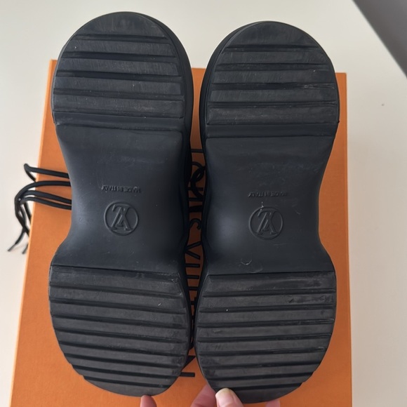 Louis Vuitton Archlight Sneakers Size 37 - Gently Worn Like New - Picture 13 of 13